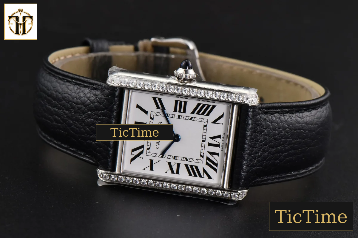 Tank Must Large 33.7×25.5mm K11F Diamond White Dial Black Litchi Grained Strap Quartz — foto 11