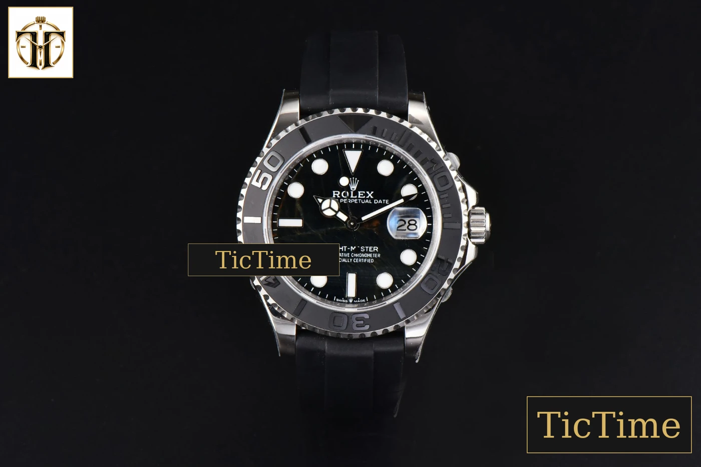 Vista frontal — Yacht-Master Opals Surface 42mm CSF Black Dail Oysterflex Strap VR3235