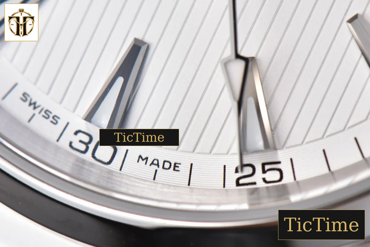 Aqua Terra 150M 41mm VSF White Textured Dial SS Bracelet A8500 — foto 11