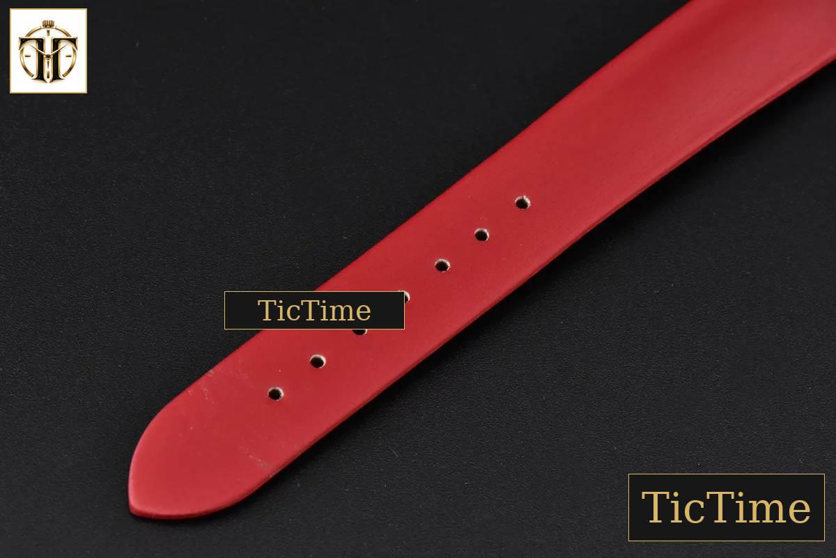 Tank Must Small 29.5×22mm K11F Diamond White Dial Red Smooth Strap Quartz — foto 21