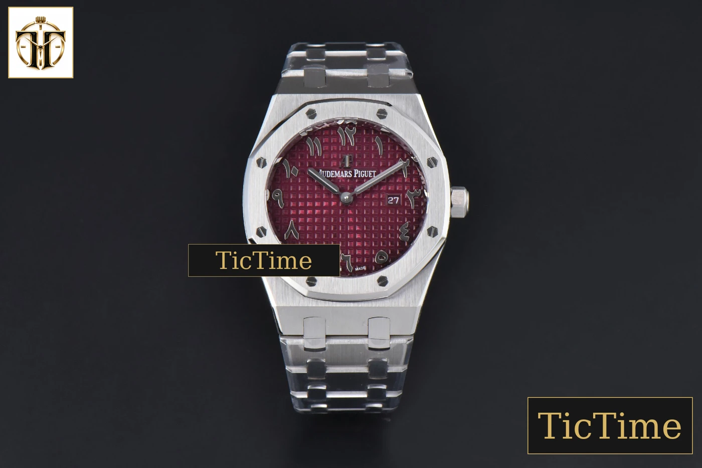 Vista frontal — Royal Oak Ladies 67650ST 33mm ZF SS Red Arabic Dial SS Bracelet Quartz