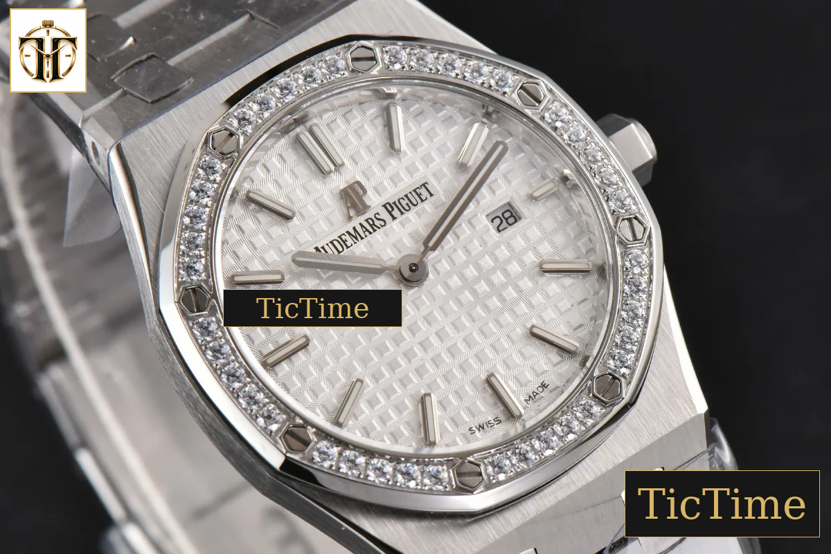Royal Oak Ladies 33mm 8F Diamond White Dial SS Bracelet Swiss Quartz — foto 13