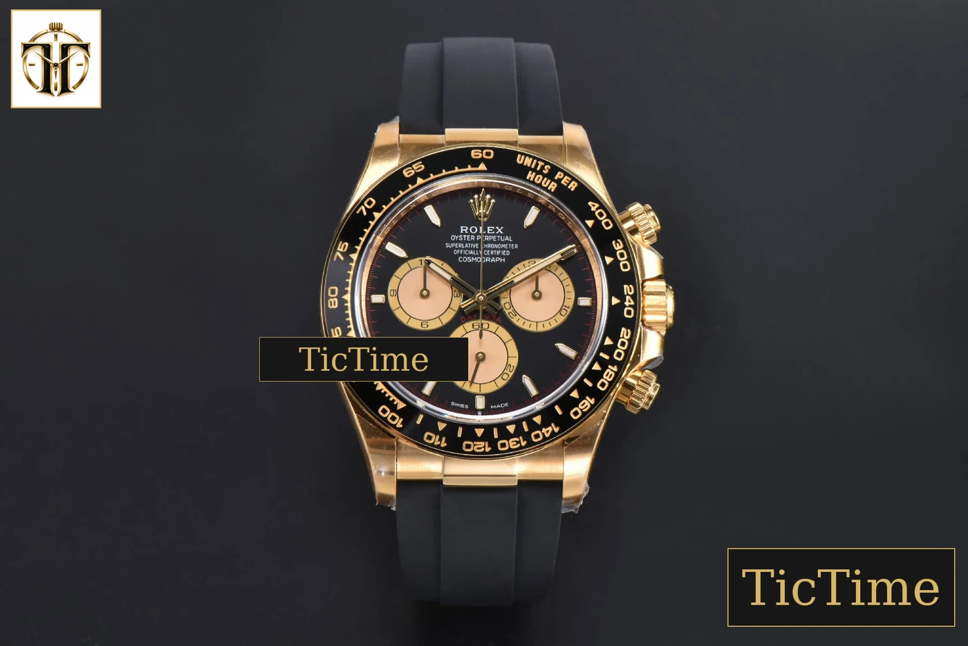 Vista frontal — Daytona Oyster Cosmograph 126518 40mm Clean Factory YG Black Dial YG Subdial Black Oysterflex Strap DD431