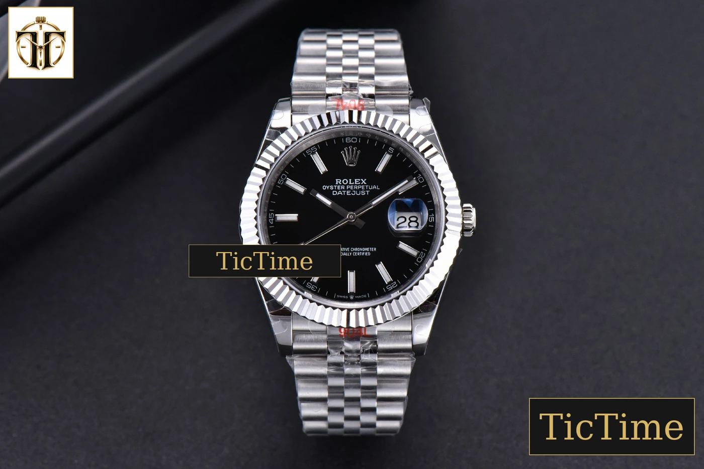 Vista frontal — Datejust 41mm GMF SS Black Dial Lume Marker Fluted Bezel Jubille Bracelet VR3235
