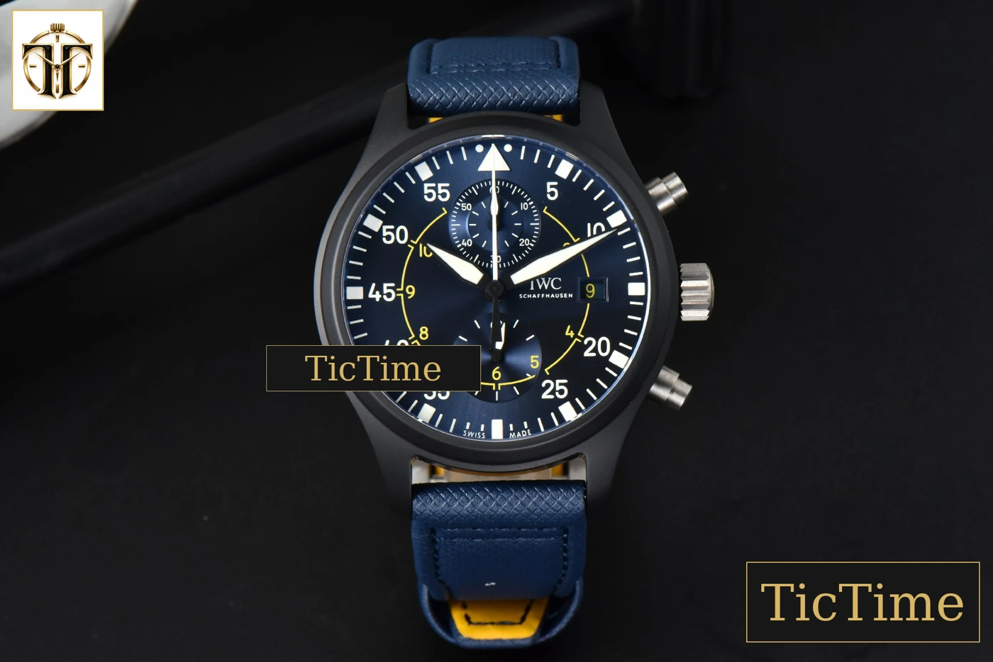 Vista frontal — Pilot Chrono 44mm YLF Blue Angels Black Ceramic Blue Diam Blue Leather Strap A7750
