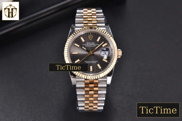 Foto frontal — DateJust 904L 36mm GMF YG/SS Fluted Bezel Black Dial Lume Marker Jubilee Bracelet VR3235