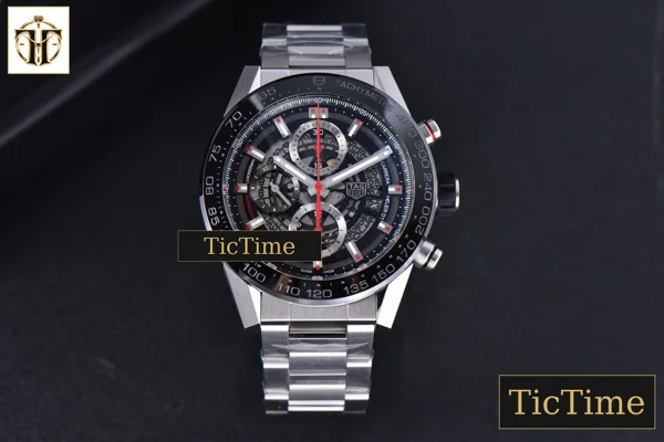 Foto frontal — Calibre Heuer 01 Chrono 45mm XF PVD Skeleton Dial Red Hand SS Bracelet A1887