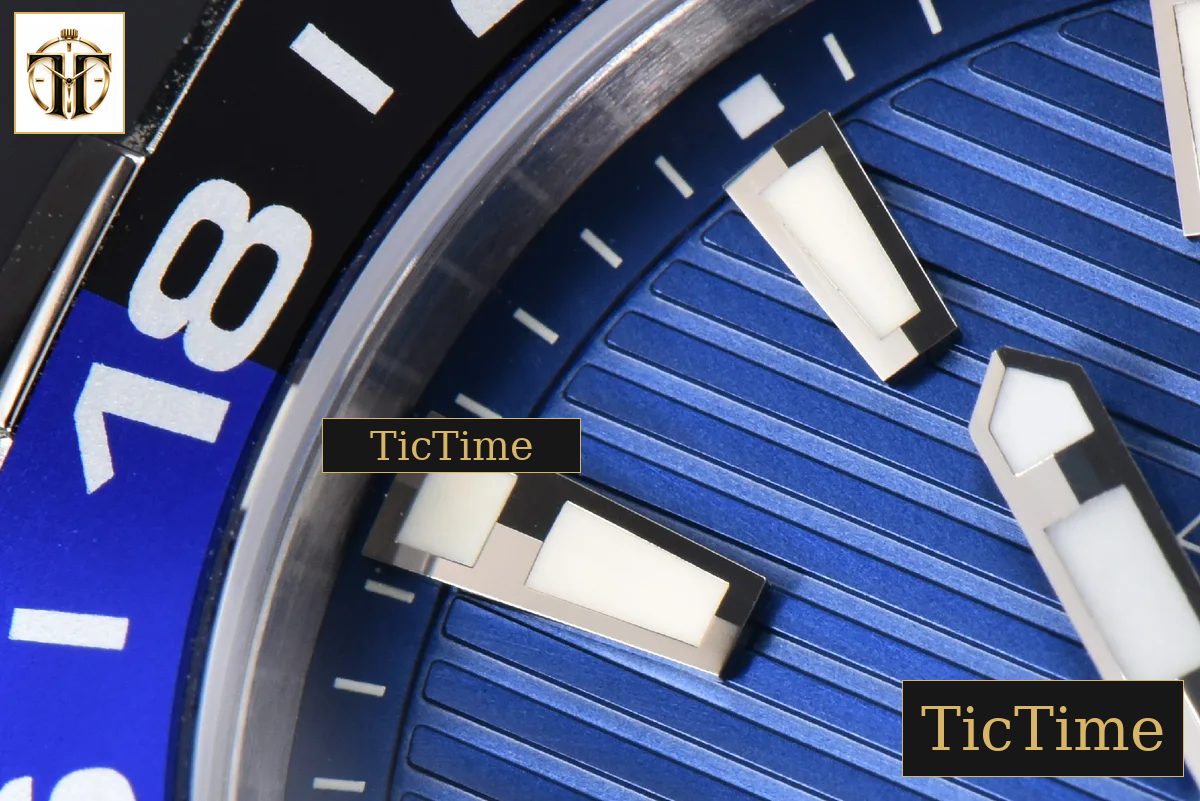 Aquaracer Calibre 5 GMT 43mm OF Blue/Black Bezel Blue Dial SS Bracelet SW200 — foto 8