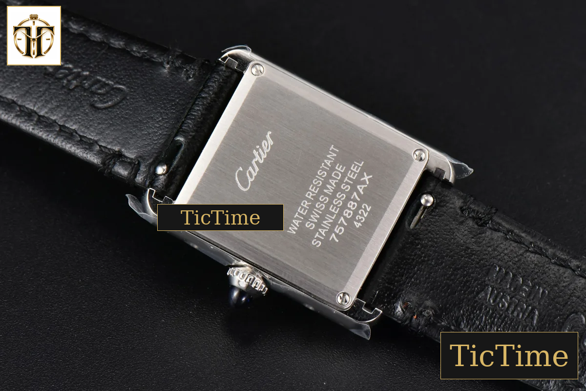 Tank Must Small 29.5×22 mm K11F White Dial Black Smooth Strap Quartz — foto 14