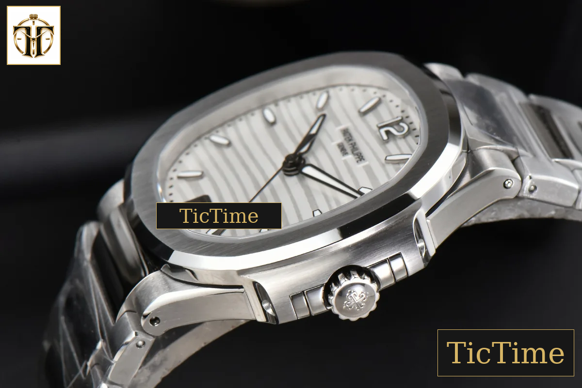 Nautilus Ladies 7118 35mm 3KF White Dial SS Bracelet A324 — foto 9