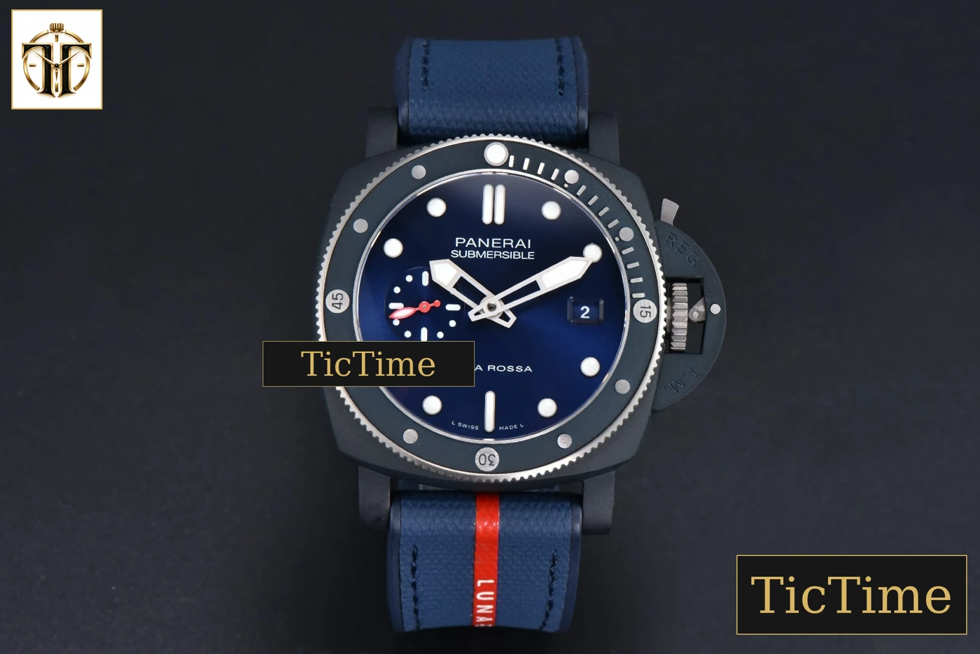 Vista frontal — Submersible Luna Rossa PAM1466 44mm VSF Blue Dial Gummy Strap P900