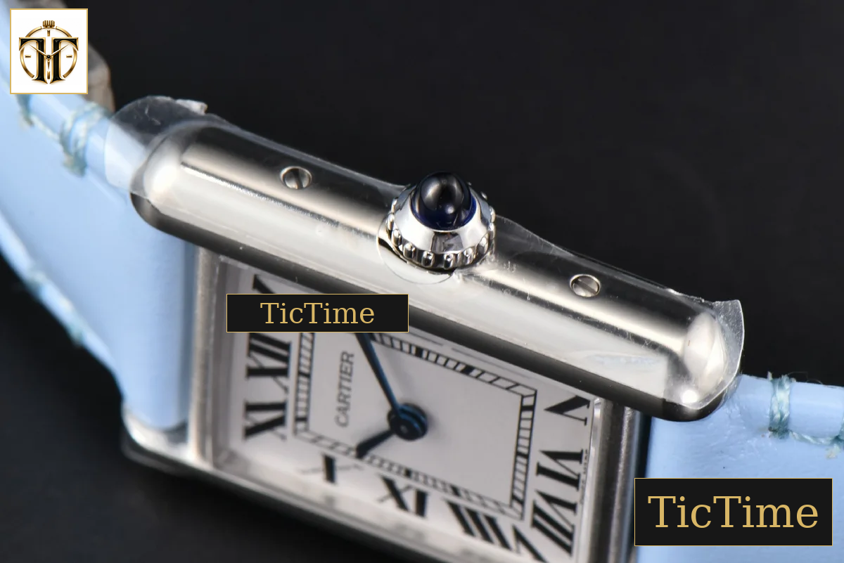 Tank Must Small 29.5×22mm K11F White Dial Blue Smooth Calf Strap Quartz — foto 12