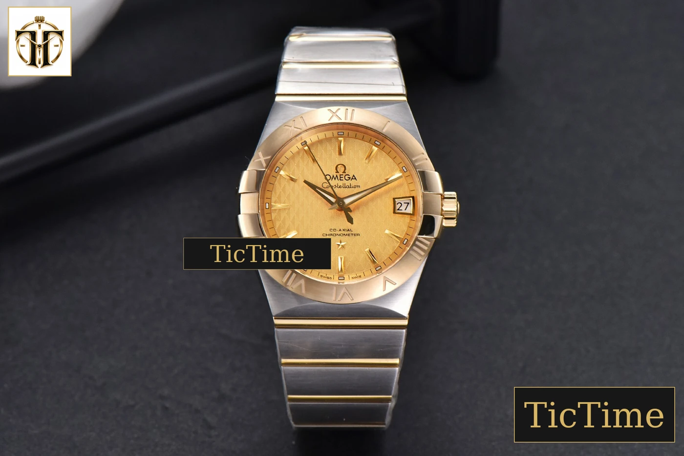 Vista frontal — Constellation 38mm VSF YG/SS Gold Textured Dial YG/SS Bracelet A8500