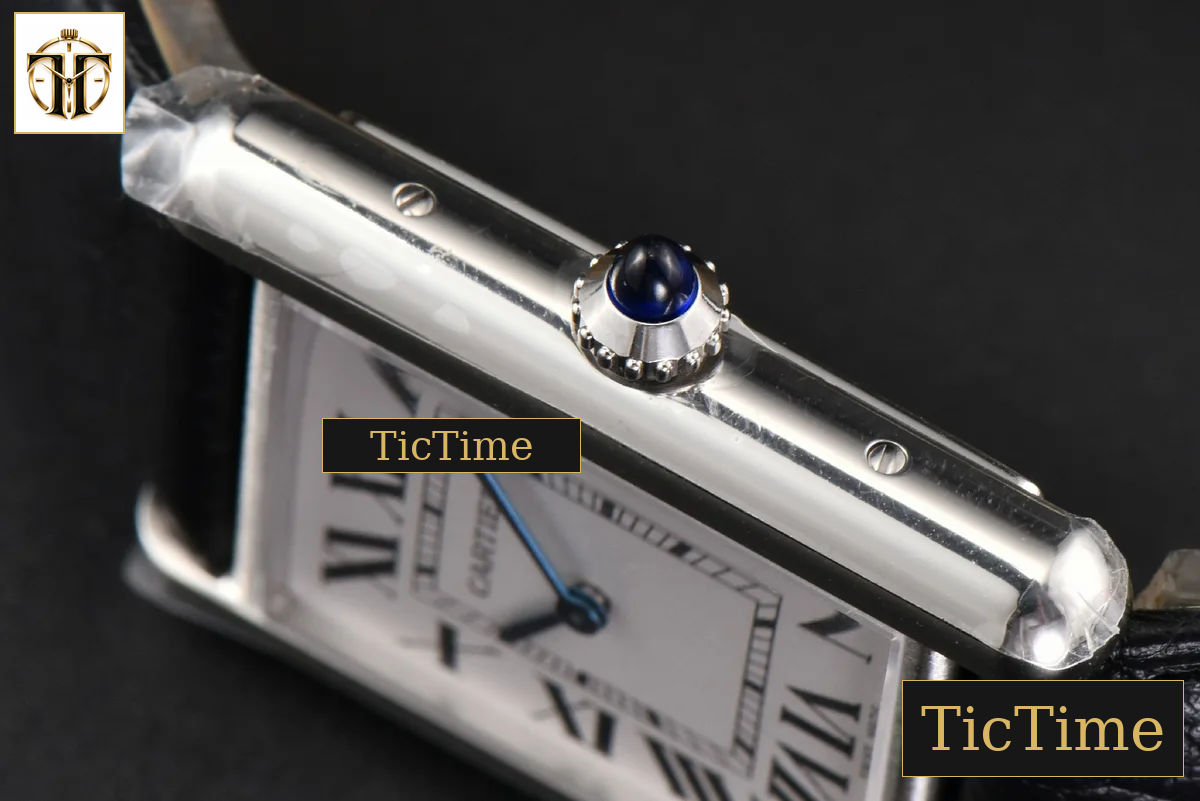 Tank Must Large 33.7×25.5mm K11F White Dial Black Litchi Grained Strap Quartz — foto 11