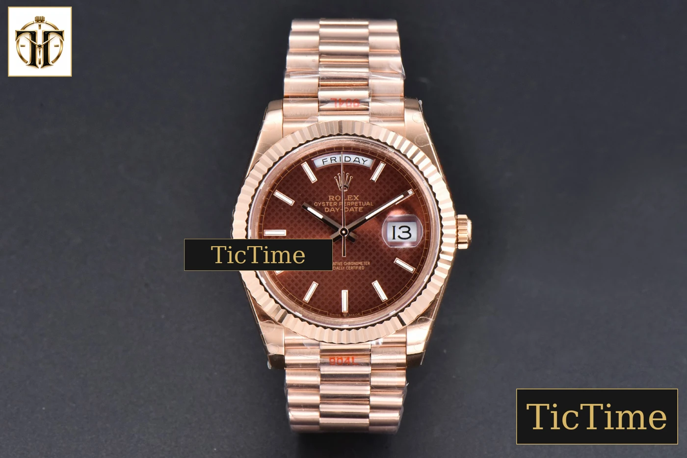 Vista frontal — DayDate 40mm GMF RG Brown Dial Lume Marker President Bracelet A3235