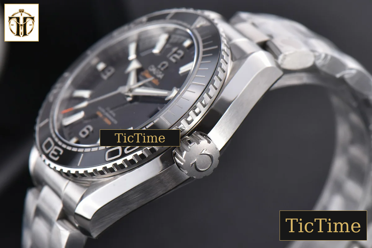 Planet Ocean 600m 43.5mm VSF Black Dial SS Bracelet A8906 — foto 12