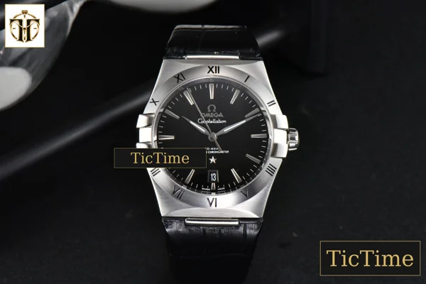 Foto frontal — Constellation 41mm AIF Black Textured Dial Black Gummy Strap A8900