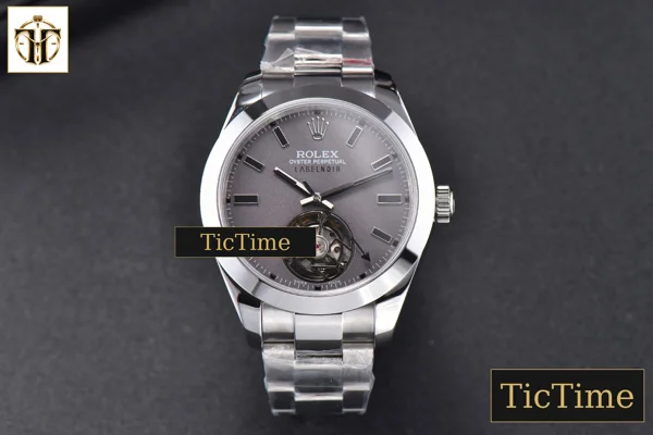 Foto frontal — Milgauss Label Noir Tourbillon 43mm JBF SS Bracelet