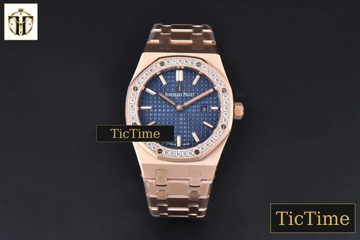 Vista frontal — Royal Oak Ladies 67650OR 33mm ZF RG Diamond Blue Dial RG Bracelet Quartz