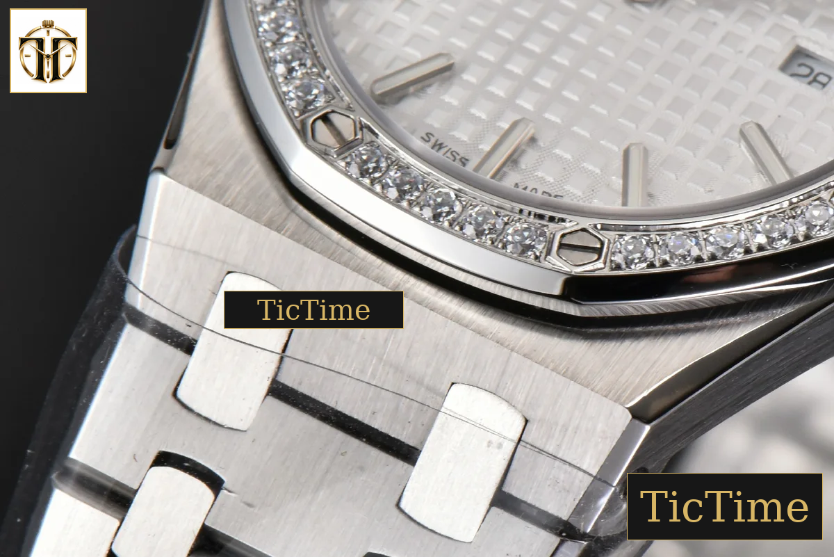 Royal Oak Ladies 33mm 8F Diamond White Dial SS Bracelet Swiss Quartz — foto 11