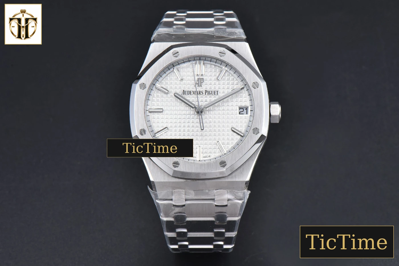Vista frontal — Royal Oak 15500 41mm APSF White Textured Dial SS Bracelet V2 A4302