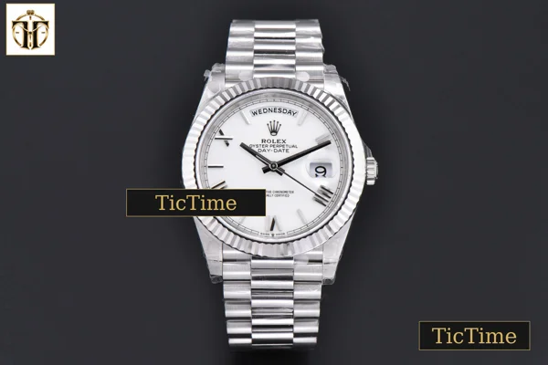 Foto frontal — DayDate Weighted 40mm VSF White Dial Roman Marker President Bracelet DD3255