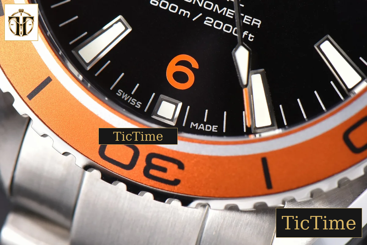 Planet Ocean 600m 42mm VSF Black Dial Orange Bezel SS Bracelet A8500 — foto 9