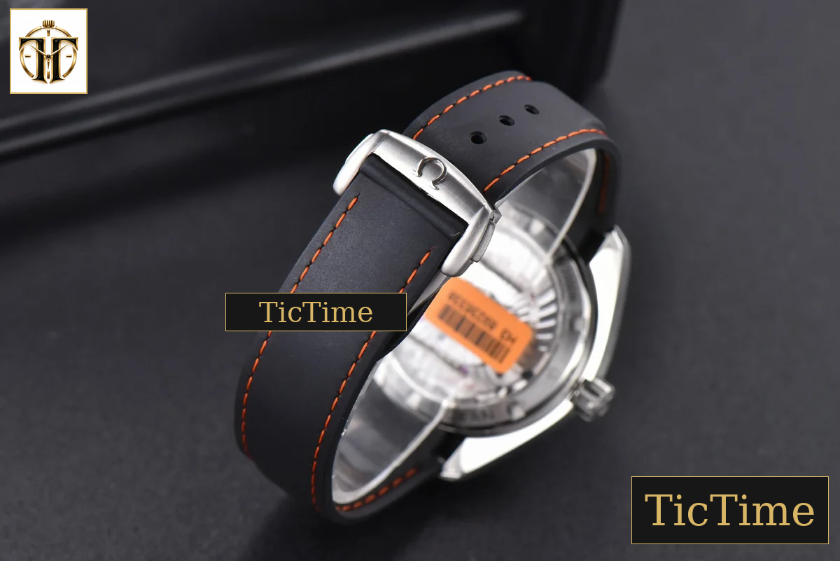 Planet Ocean 600m 42mm VSF Black Dial Orange Marker Rubber Strap A8500 — foto 21