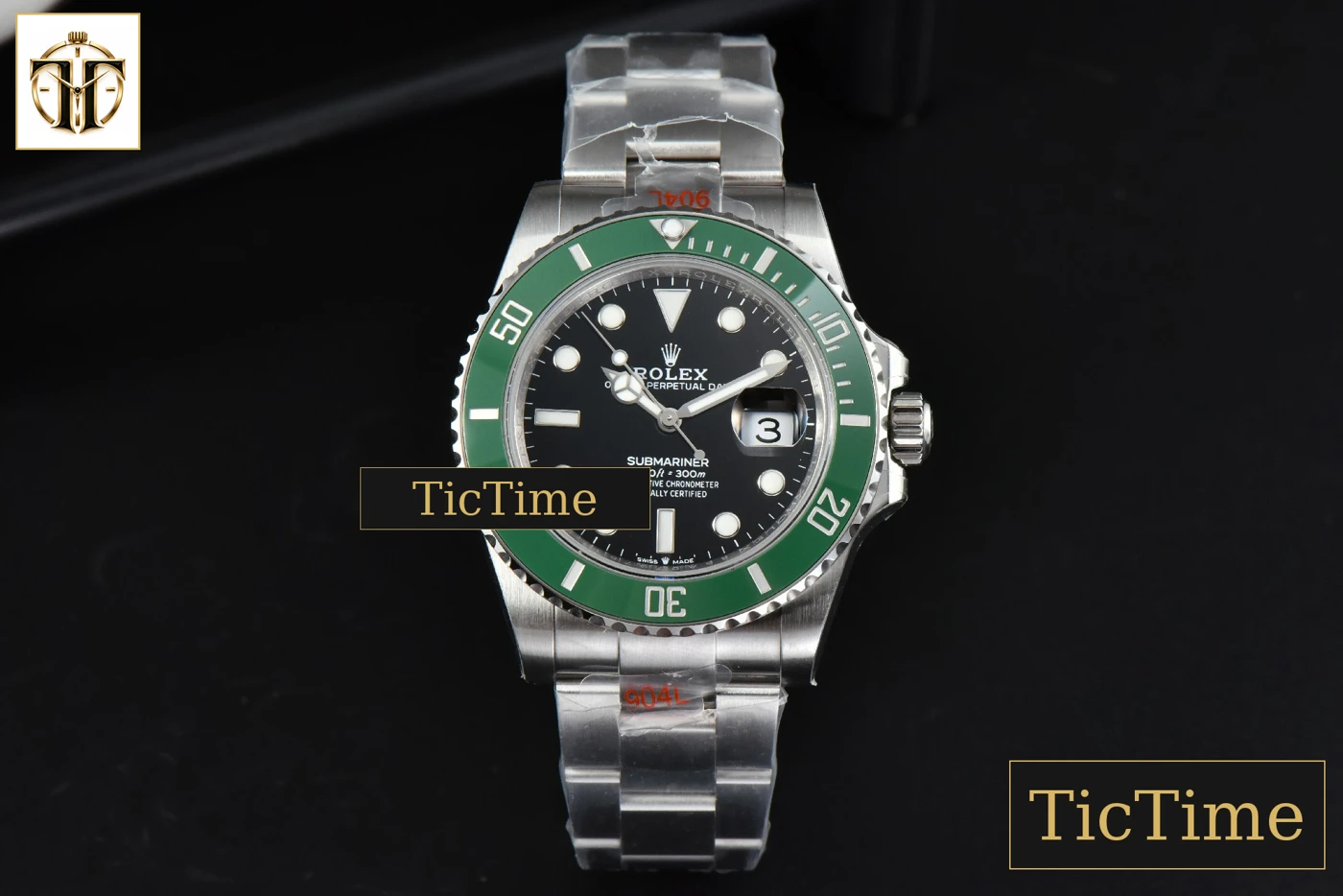 Vista frontal — Submariner LV 126610 41mm GMF Green Ceramic Black Dial SS Bracelet VR3235