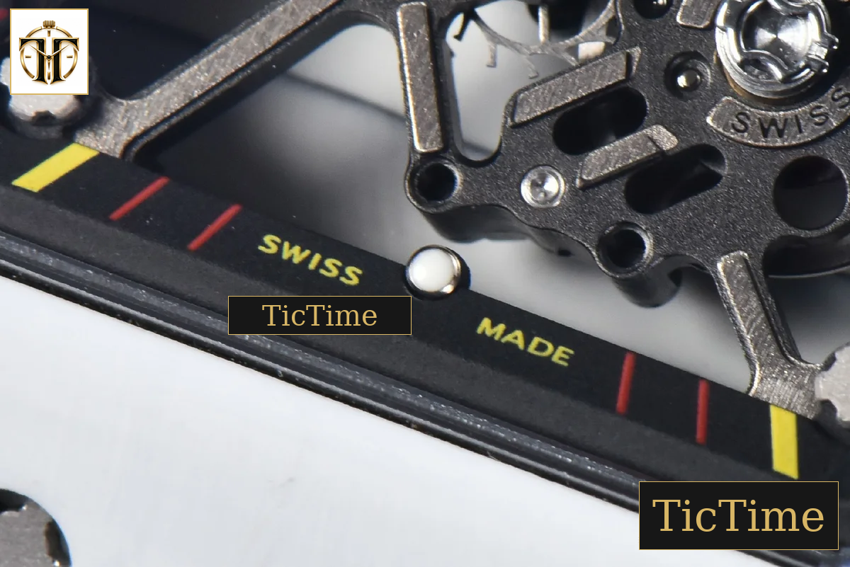 RM035-02 42mm T+F White Forged Carbon Skeleton Dial Red Crown Yellow Rubber Strap RMUL2 — foto 11