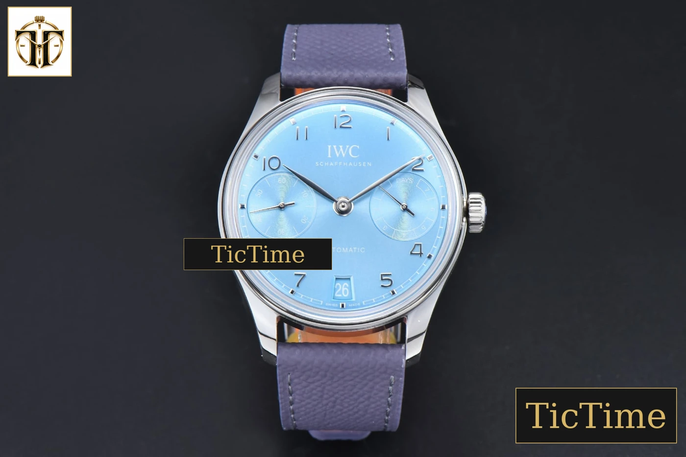 Vista frontal — Portugieser Automatic 7 Days IWC0559D 42mm APSF Blue Dial SS Numeral Markers Gray Leather Strap A52010