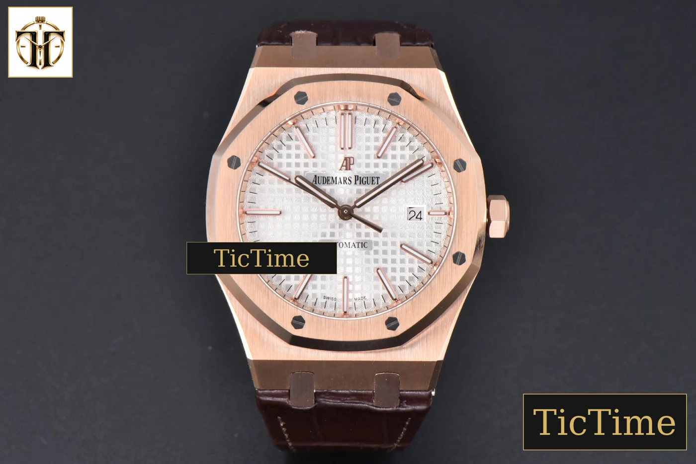 Vista frontal — Royal Oak 15400 41mm IPF RG White Textured Dial Brown Leather Strap SA3120