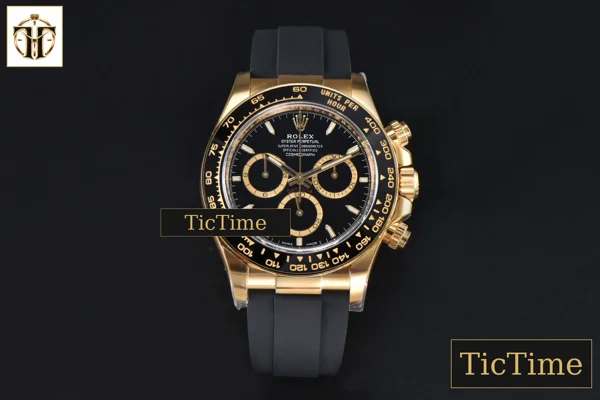 Foto frontal — Daytona 126518 40mm Clean Factory YG Black Bezel Black Subdial Oysterflex Strap DD4131