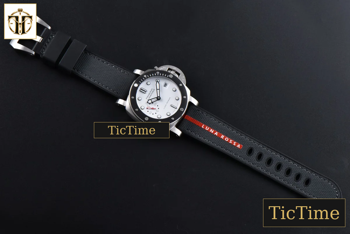 Submersible Luna Rossa PAM1579 42mm VSF White Dial Gummy Strap P900 — foto 31