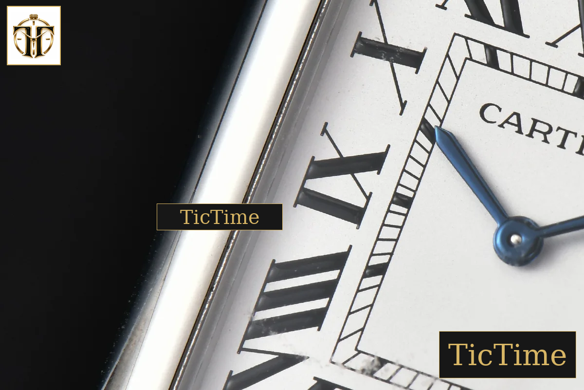 Tank Must Large 33.7×25.5mm K11F White Dial Green Smooth Calf Strap Quartz — foto 6