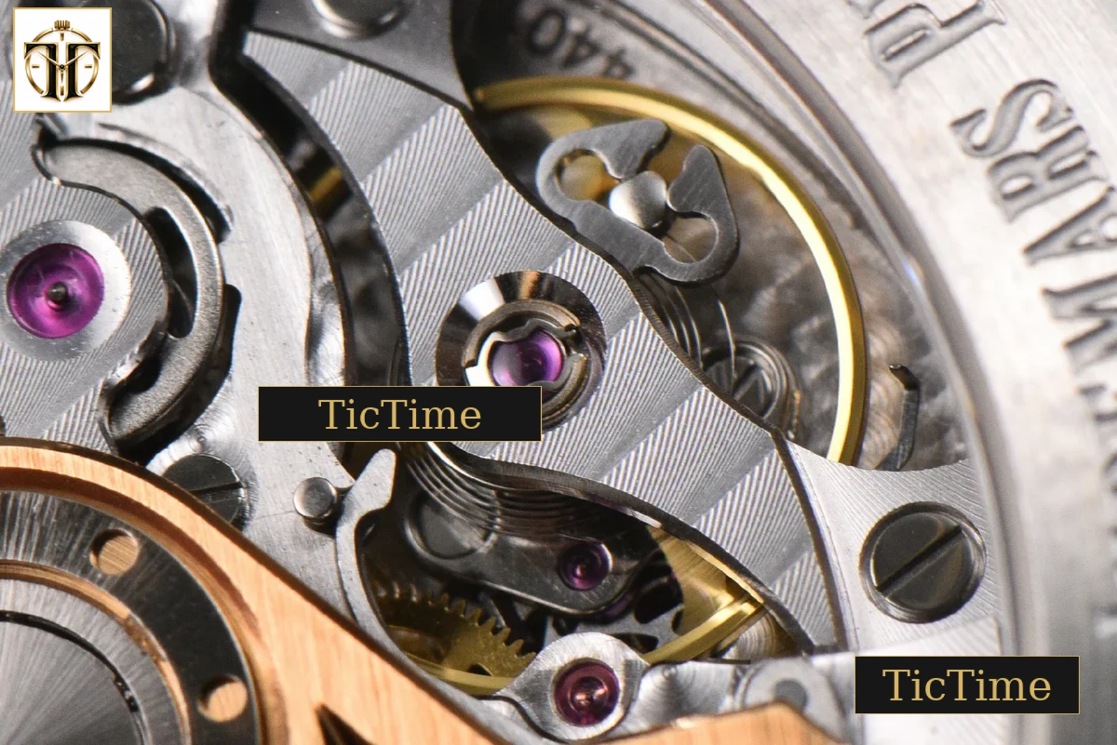 Code 11.59 Chrono 26393 41mm APSF Silver Dial Gold Hands Gray Leather Strap SA4401 — foto 21