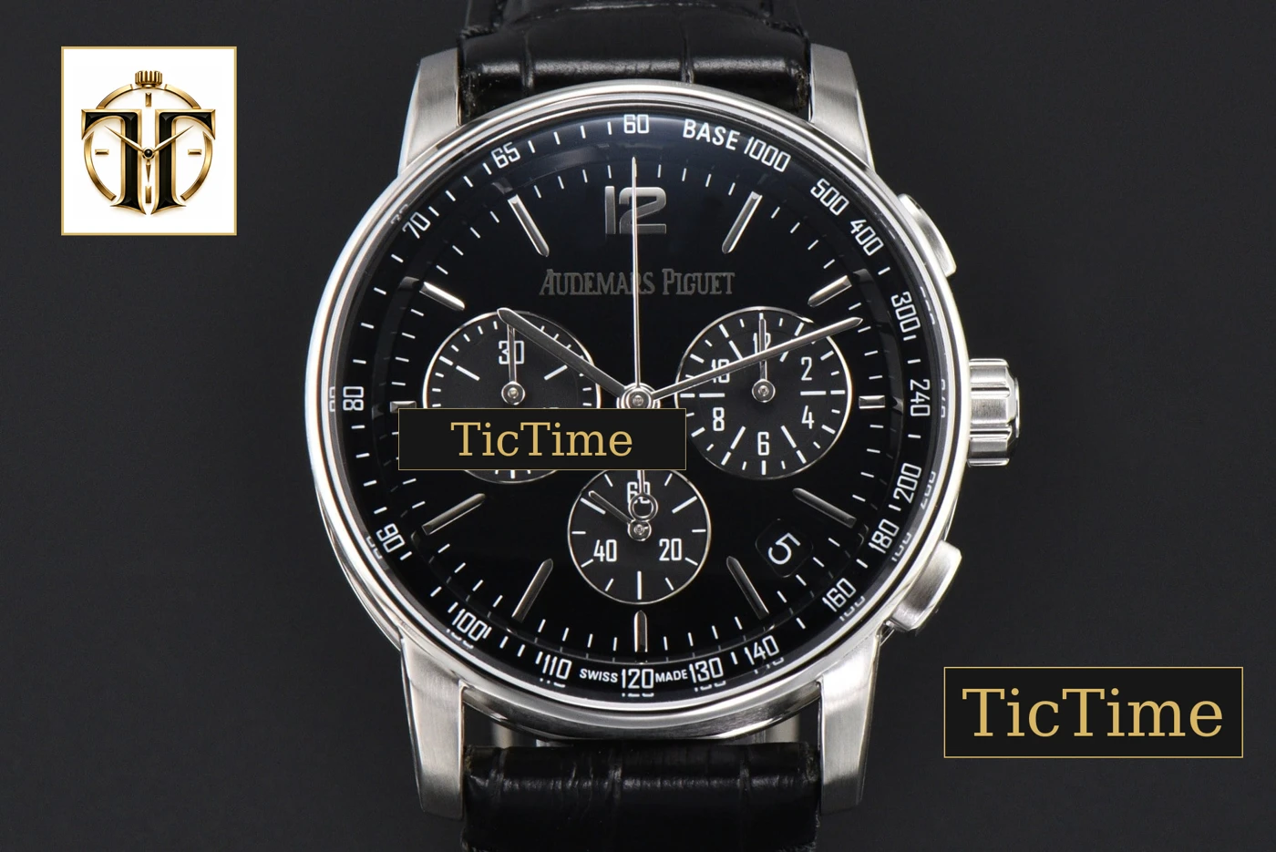 Vista frontal — Code 11.59 Chrono 26393 41mm APSF SS Black Dial Black Leather Strap SA4401