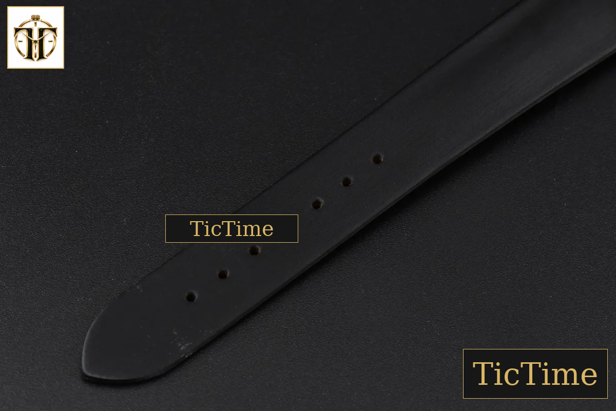 Tank Must Small 29.5×22mm K11F Diamond White Dial Black Smooth Strap Quartz — foto 21