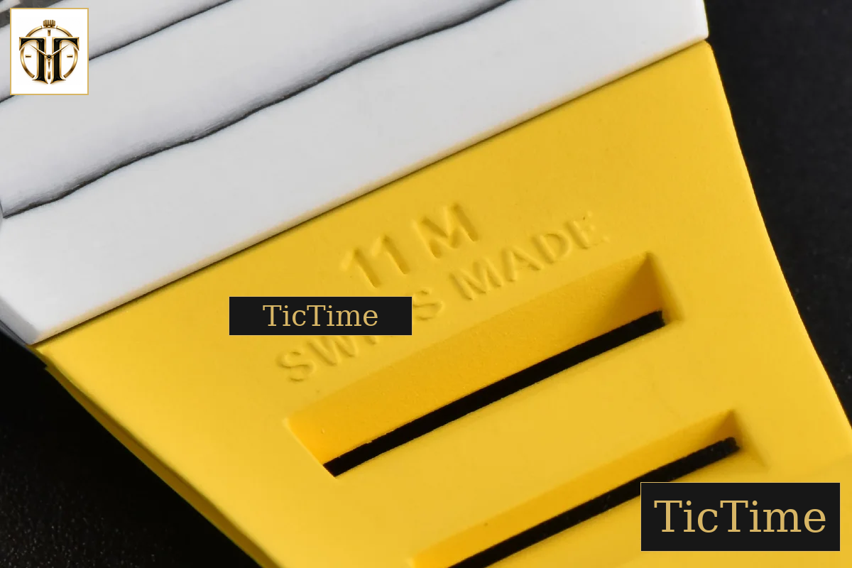 RM035-02 42mm T+F White Forged Carbon Skeleton Dial Red Crown Yellow Rubber Strap RMUL2 — foto 27