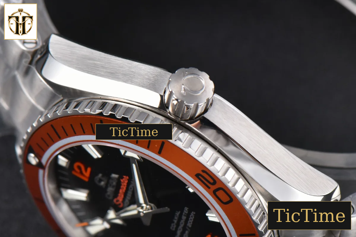 Planet Ocean 600m 42mm VSF Black Dial Orange Bezel SS Bracelet A8500 — foto 13
