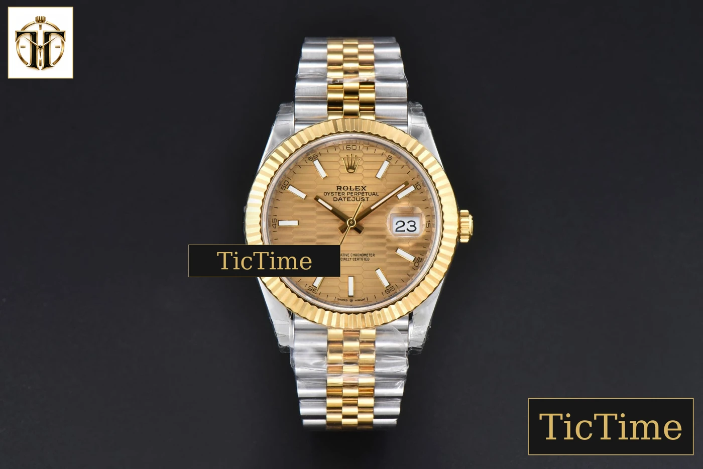 Vista frontal — DateJust 126333 41mm VSF YG/SS YG Motif Dial Jubilee Bracelet VS3235