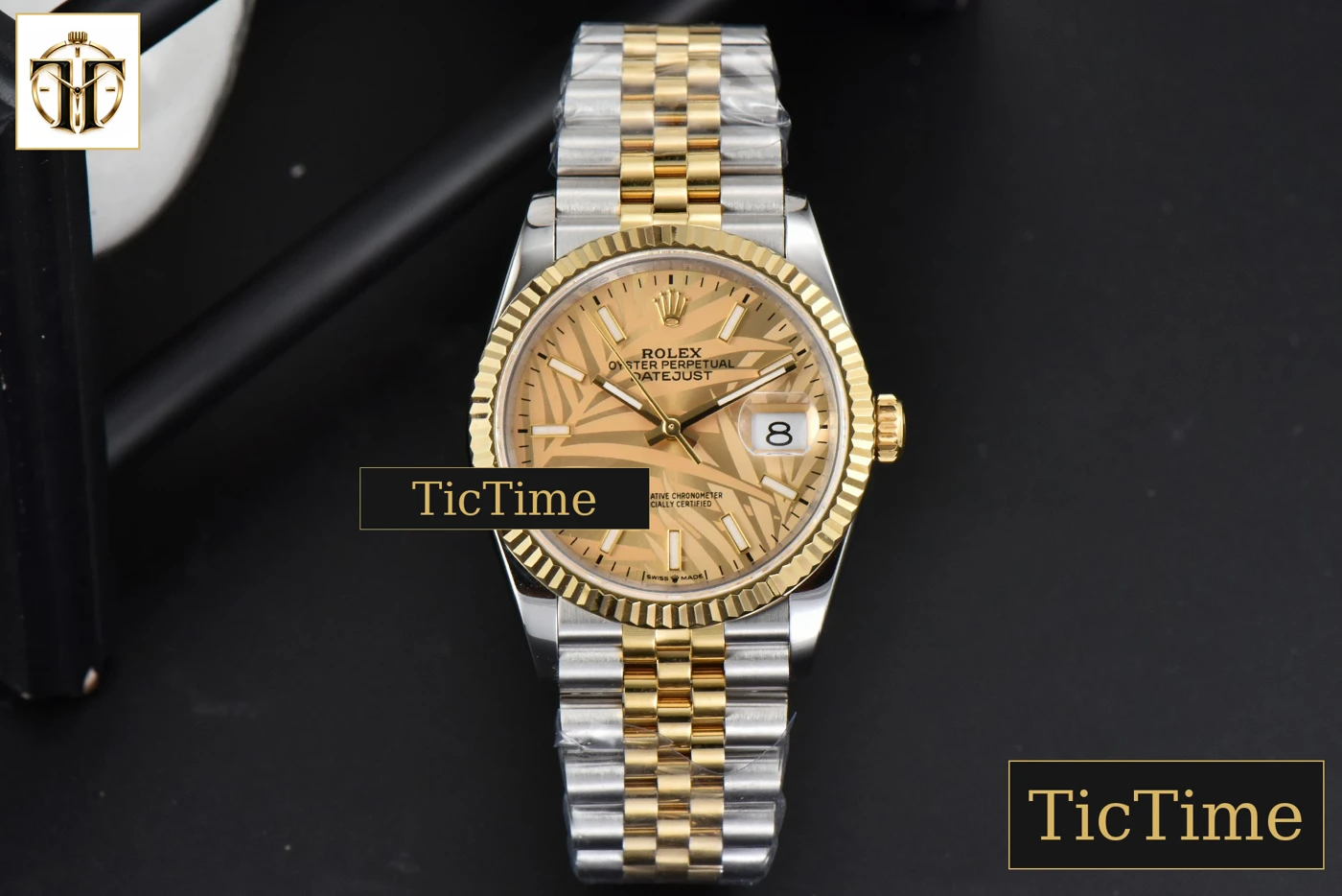 Vista frontal — DateJust 36mm BPF YG/SS YG Plam Dial Jubilee Bracelet A2824