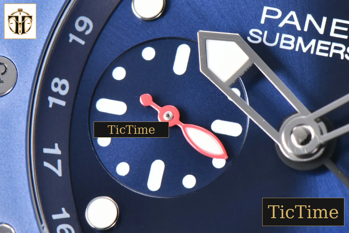 Submersible GMT Luna Rossa Ti PAM1507 42mm VSF Blue Dial Gummy Strap P900 — foto 6