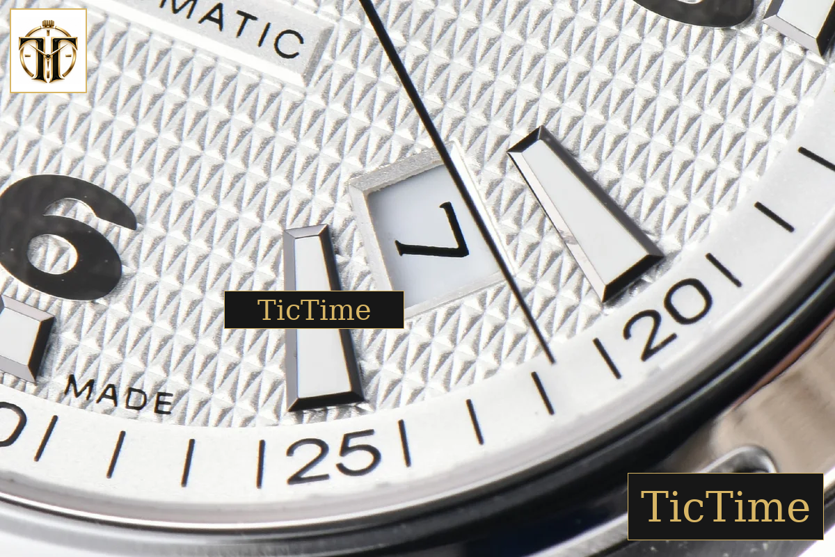 Overseas 47040 42mm PPF White Dial SS Bracelet A1226 — foto 10