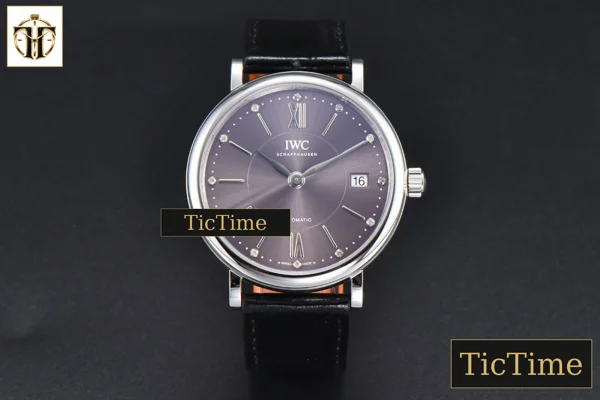 Foto frontal — Portofino 37mm V7F Gray Dial Silver Marker Black Leather Strap A2892