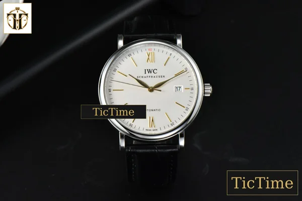 Foto frontal — Portofino Automatic 40mm ZF White Dial YG Hands Black Croc Strap A9019