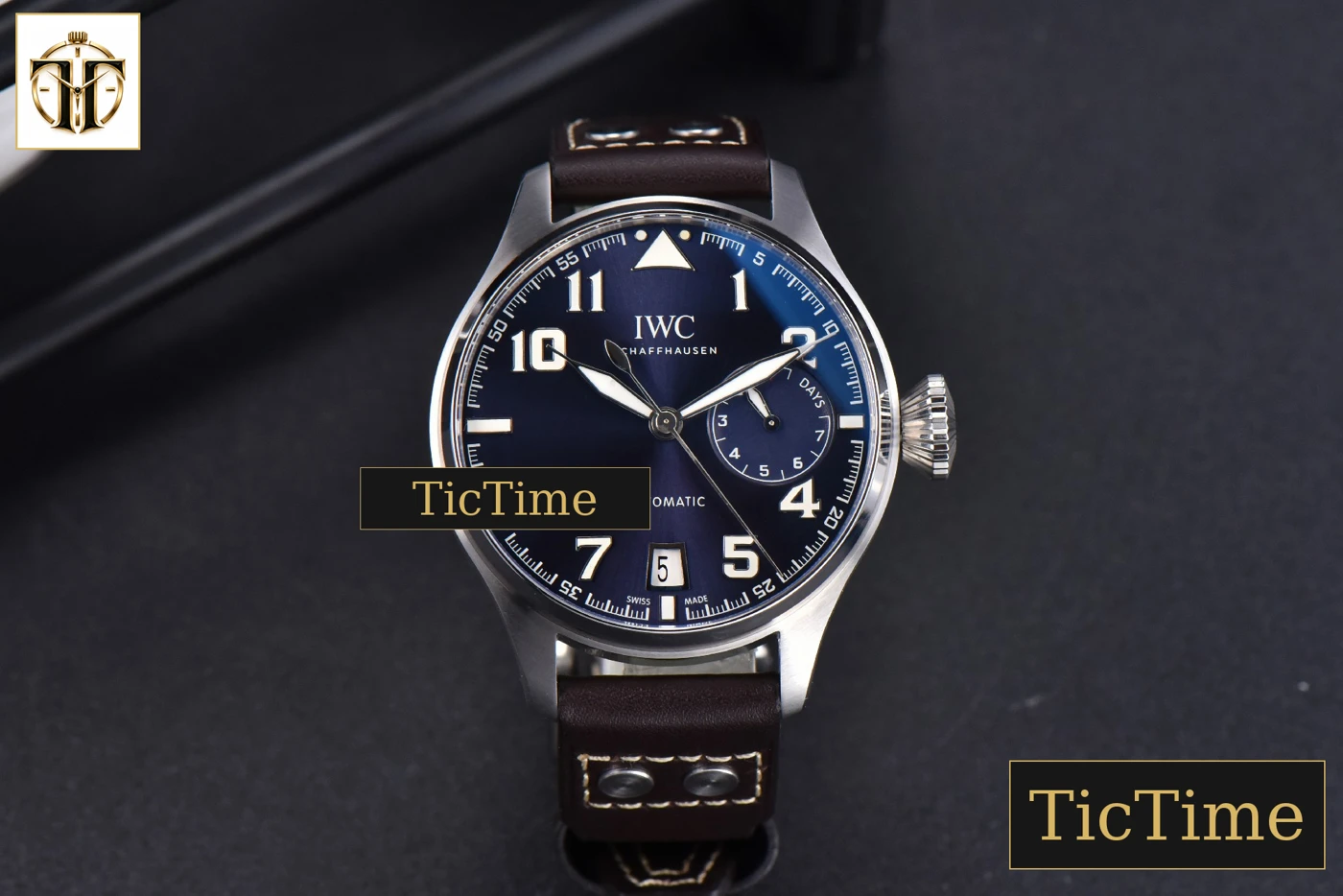 Vista frontal — Big Pilot Rodeo Drive IW501002 46mm ZF Blue Dial Leather Strap V2 A51111