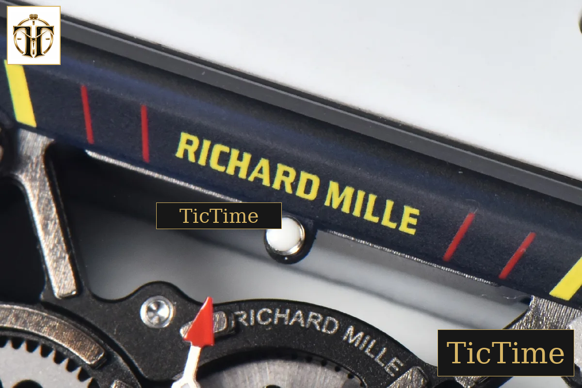 RM035-02 42mm T+F White Forged Carbon Skeleton Dial Red Crown White Rubber Strap RMUL2 — foto 5