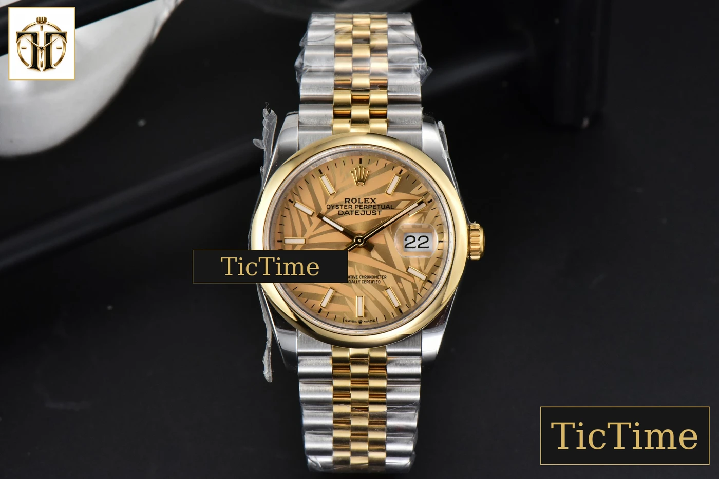 Vista frontal — DateJust 36mm BPF YG/SS Smooth YG Plam Dial Jubilee Bracelet A2824
