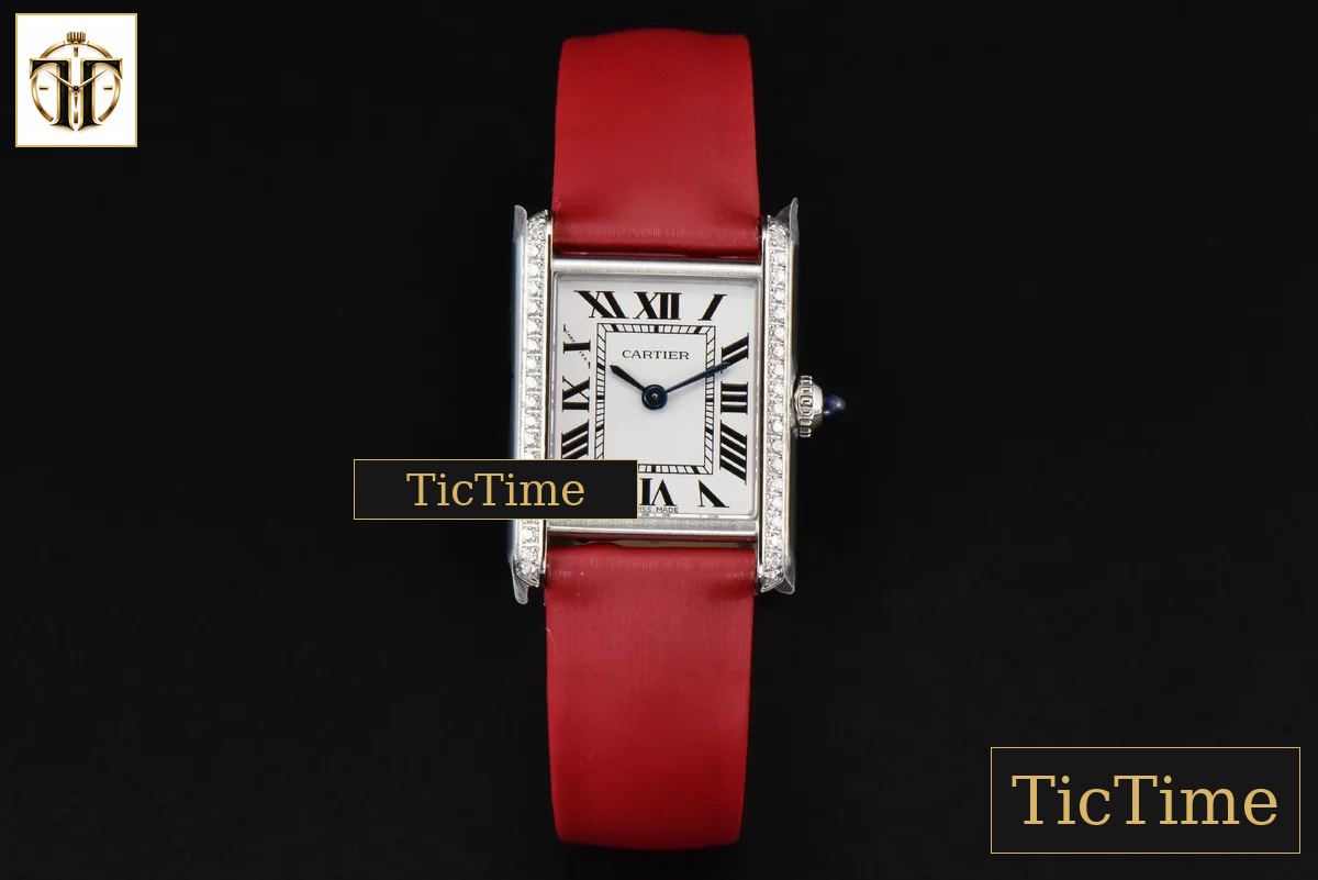 Tank Must Small 29.5×22mm K11F Diamond White Dial Red Smooth Strap Quartz — foto 3